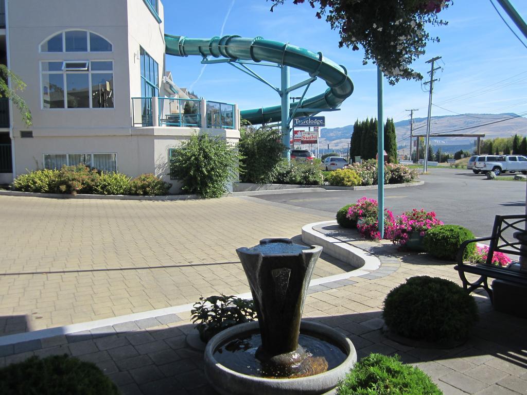 Ramada Merritt Exterior photo